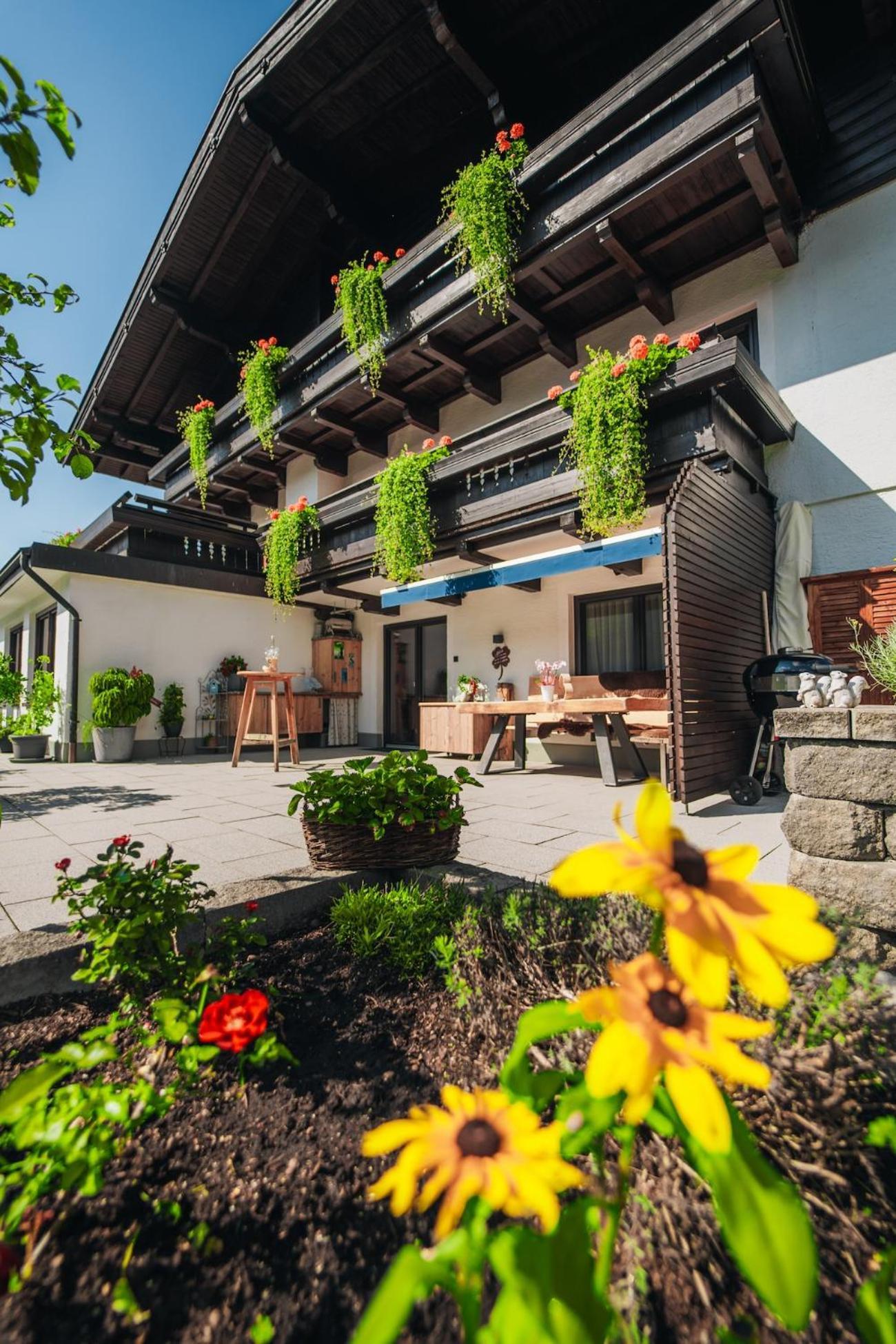 Pension Vier Jahreszeiten Saalbach-Hinterglemm Esterno foto