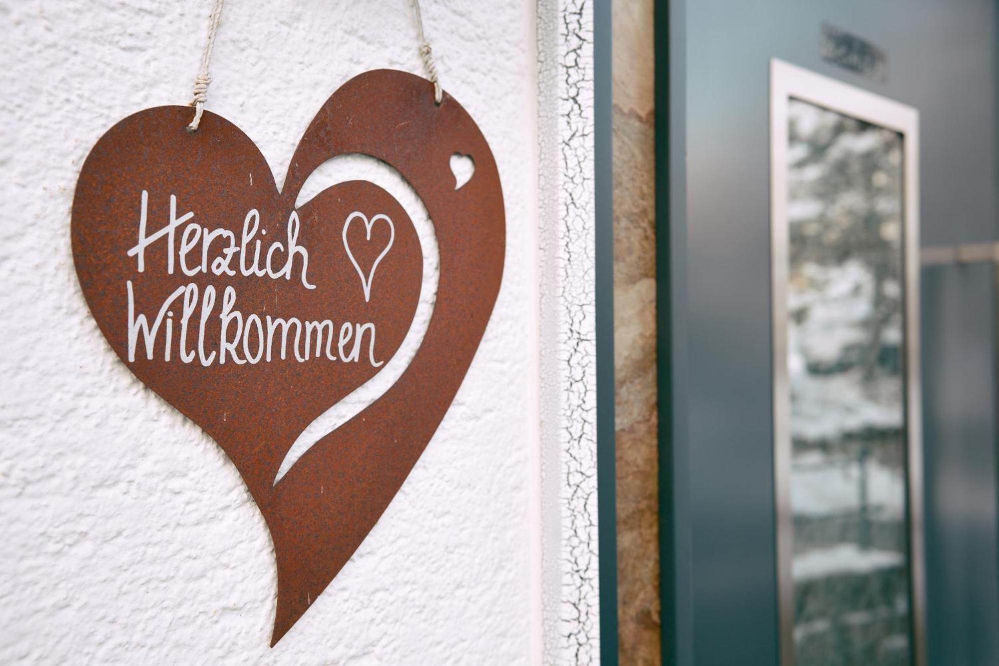 Pension Vier Jahreszeiten Saalbach-Hinterglemm Esterno foto
